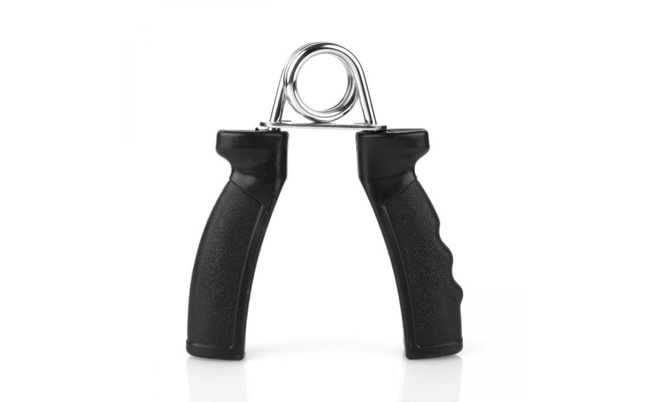 Produs sportiv pentru echipament de fitness expus pe raft, cu eticheta de preț vizibil în magazinul Sport Equipment Shop