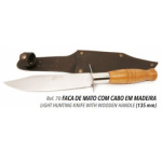 Teren de tenis cu mingi și racket, echipament sport pentru tenis, produse pentru sport în magazinul Sport Equipment Shop