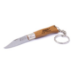 Diverse echipamente sportive și accesorii pentru activități fizice, prezentate în magazinul sportzone.md