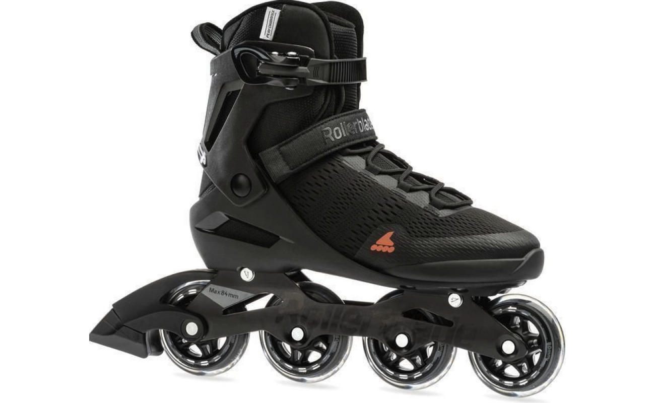 Minge de tenis galbenă pentru sporturi de interior și exterior pe fundal alb