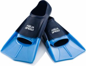 Lăstari de înot AQUA SPEED TRENINGOWE, mărimea 31/32, culoarea 02(137), prezentând un design ergonomic și confortabil, ideale pentru antrenamentele în apă.