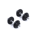 Teren de sport pentru tenis sau padel, cu suprafață netedă și linii albe, poza ca o mostră de echipament sportiv disponibil în magazin.