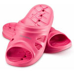 Imagine cu echipament sportiv de culoare negru și roșu, prezentat pe o suprafață albă, destinat pentru sport sau fitness