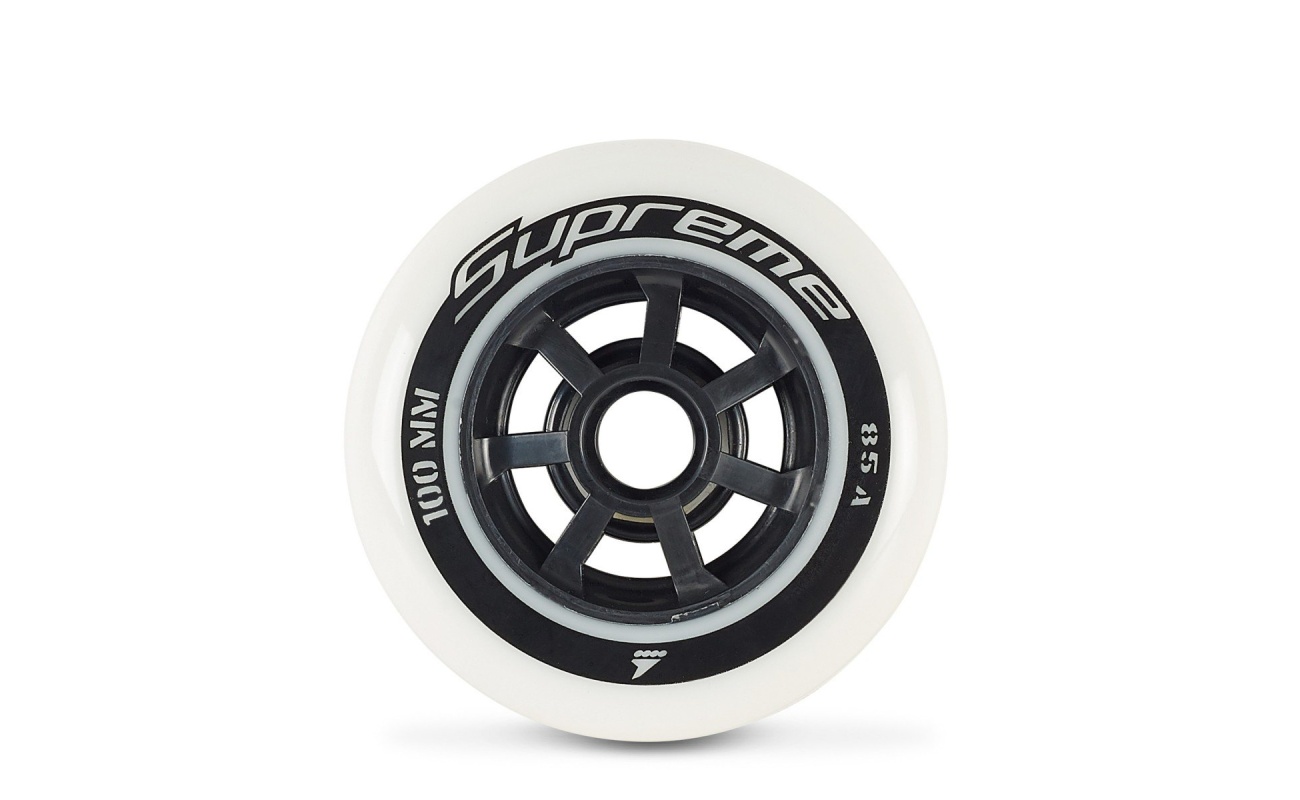 Minge de fotbal de dimensiune standard pentru jocuri recreative, în culori alb și negru, destinată pentru sporturi și activități sportive în sport shop.