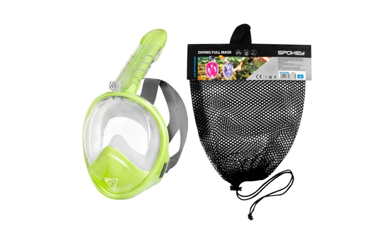 Minge de basketball de culoare portocalie, vândută în magazinul de echipament sportiv SportZone