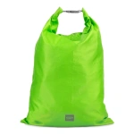 Sac termic DrySet de la Spokey, protecție termică pentru echipament sportiv, culoare roșu și negru, utilizat în activități sportive în aer liber